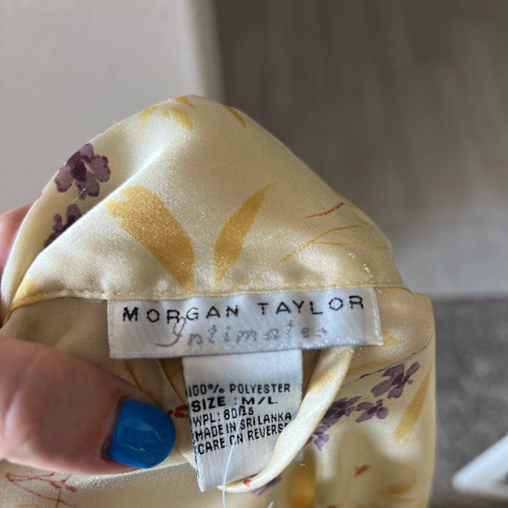 Morgan Taylor Robe - Picture 5 of 5